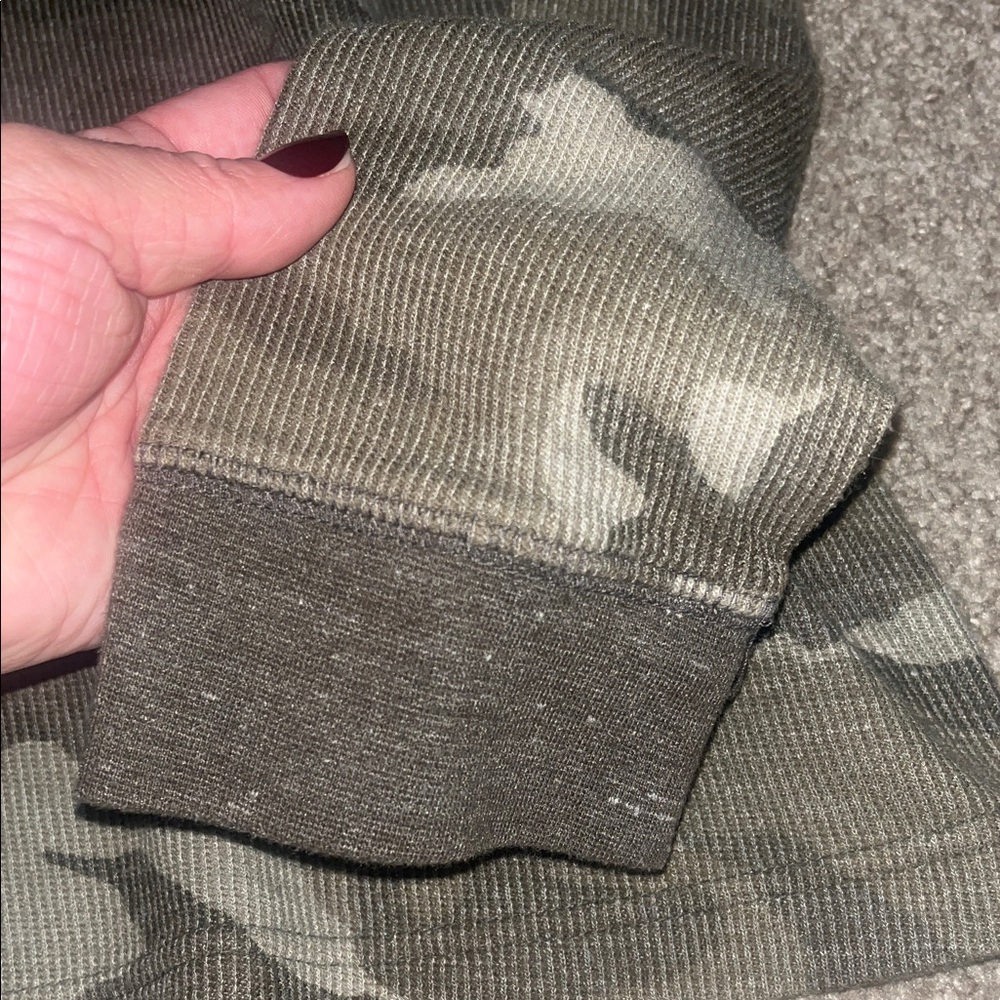 Sonoma Men's Green and Brown Camouflage Crewneck Shirt - Picture 3 of 4